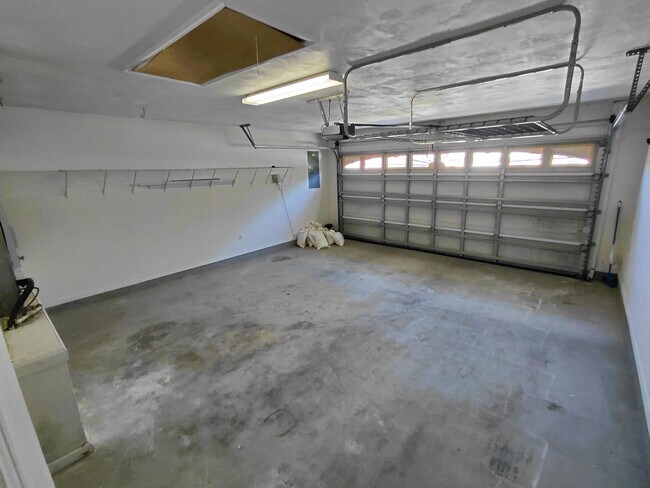 Building Photo - 1810 Newman Ln