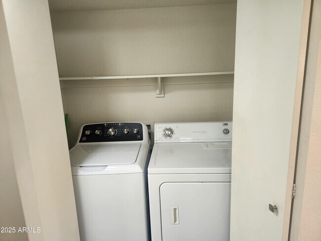 Building Photo - 7557 N Dreamy Draw Dr