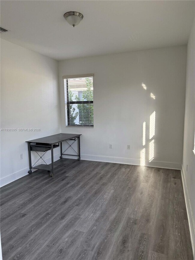 Building Photo - 3299 W 96 Pl