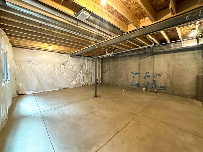 Building Photo - Painted Prairie 3bd 2.5ba paired house by DIA!