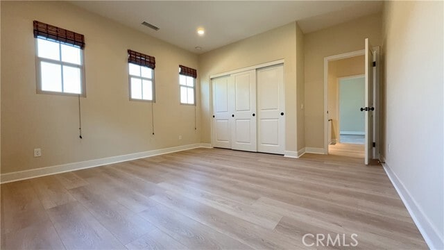 Building Photo - 22 Statuary