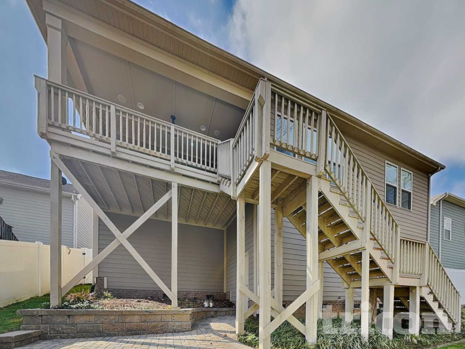 Building Photo - 10403 Drake Hill Dr