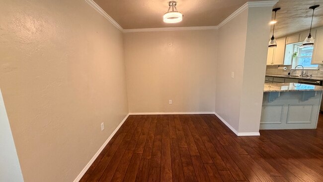 Building Photo - 209 E Cammack St