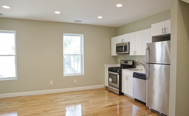 Building Photo - 4 Kearsarge Ave