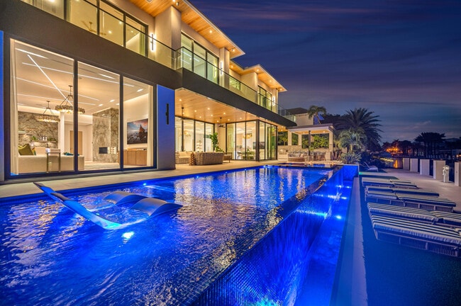 Building Photo - 408 Coral Way