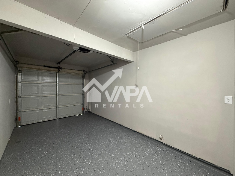 Building Photo - 7403 Castle Crown Dr