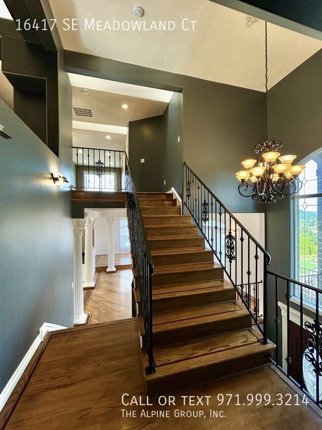 Building Photo - 16417 SE Meadowland Ct