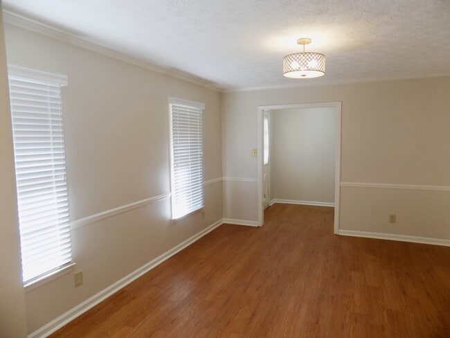 Building Photo - Renovated 3 Bedroom 2 Bathroom in Georgetown with Tons of Space!