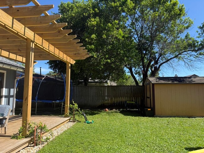 Building Photo - 350 Sailfish Dr