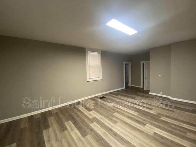 Building Photo - 6163 Gambleton Pl