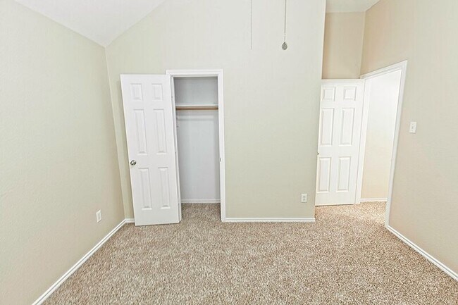 Building Photo - 4009 Hidden Meadow Ct