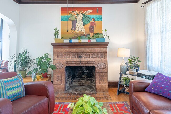 Building Photo - Charming Sabin Craftsman with Fenced Yard, Deck, and More!