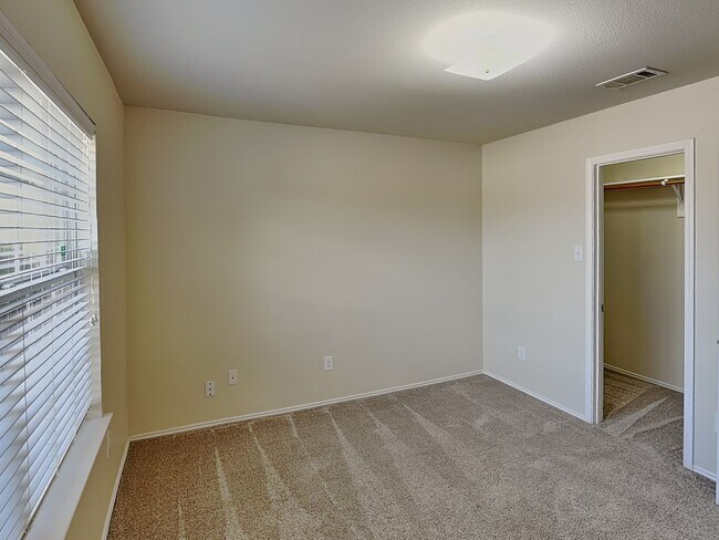 Building Photo - Welcome Home to Brookwood Park!