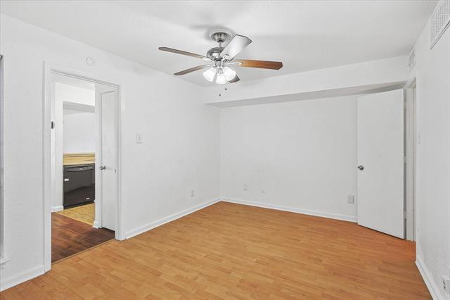 Building Photo - 9821 Walnut St