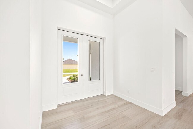 Building Photo - 1523 NW 34th Ave