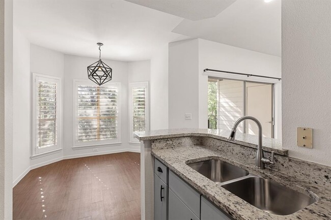 Building Photo - 6000 Shepherd Mountain Cove