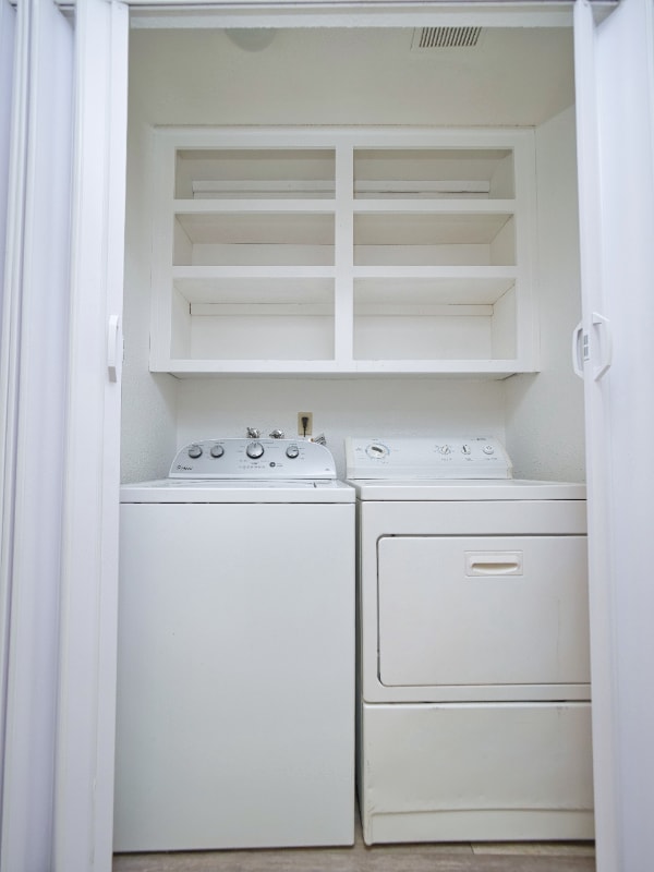 Building Photo - 1937 Gauguin Pl