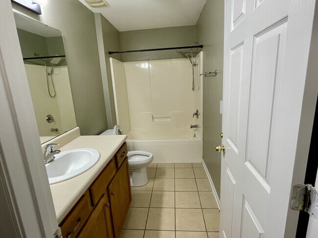 Building Photo - 4434 Gearhart Rd