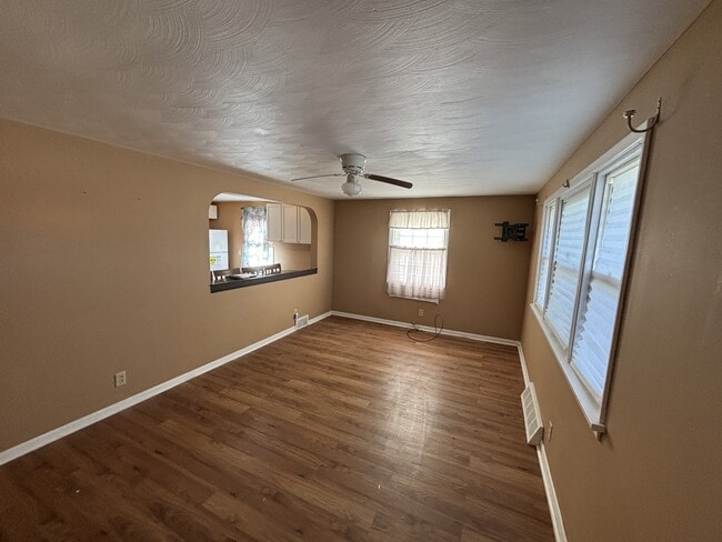 Building Photo - 3308 Harmont Ave NE