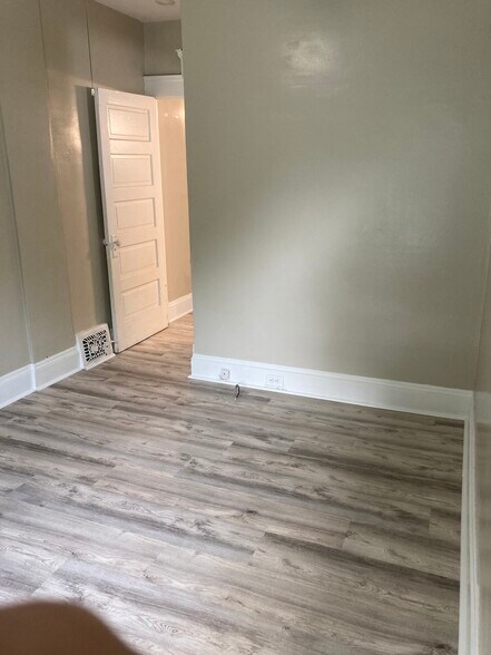 Building Photo - 1273 Fry Ave