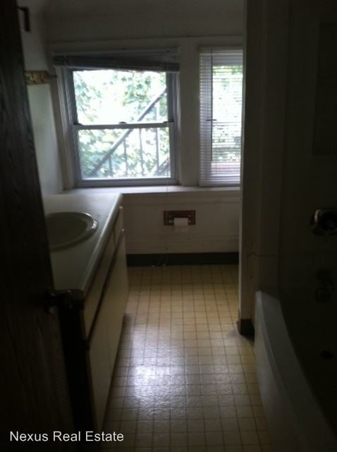 Building Photo - 5747 Holden St