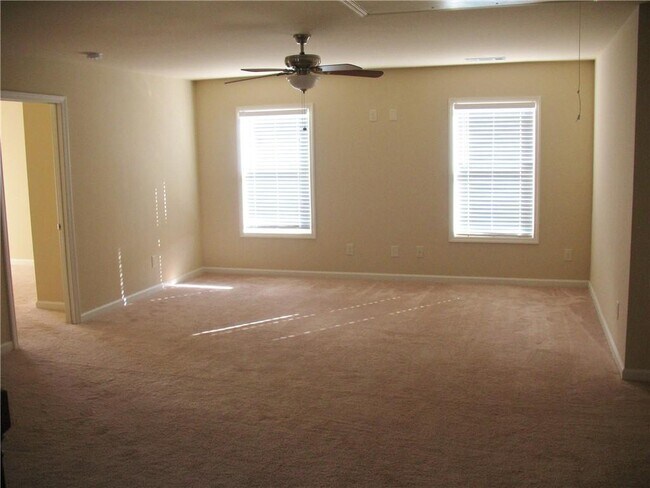 Building Photo - 6450 Pine Bluff Dr