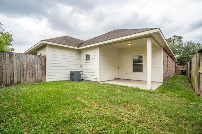 Building Photo - 1120 Ryon St