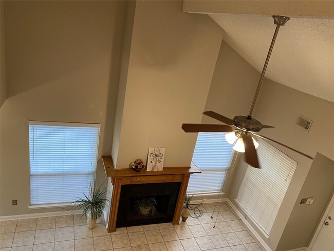 Building Photo - 2415 Poco Dr