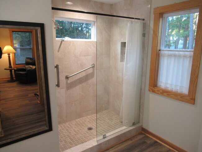 Building Photo - Fully Furnished Short-Term Rental in Dalla...