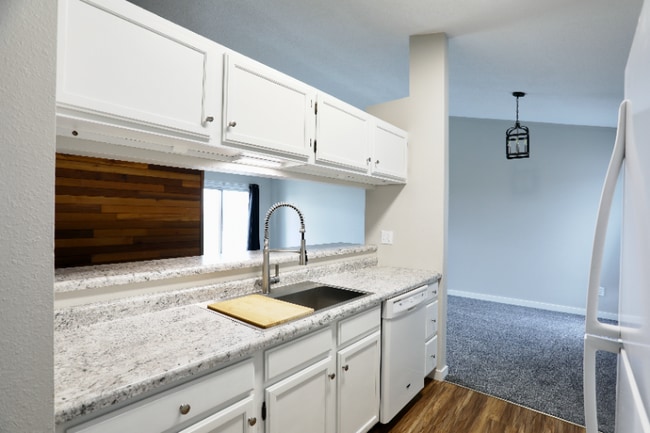 Building Photo - 3193 17th St S