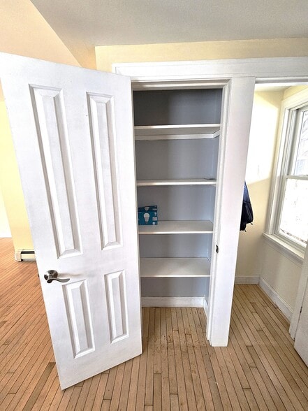 Building Photo - 41 Pine St