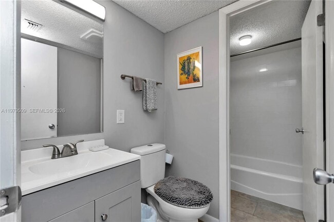 Building Photo - 737 Midway Dr