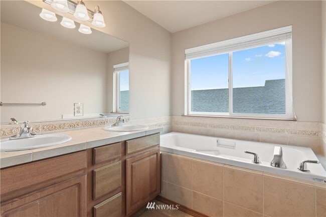 Building Photo - 6405 160th Ave E