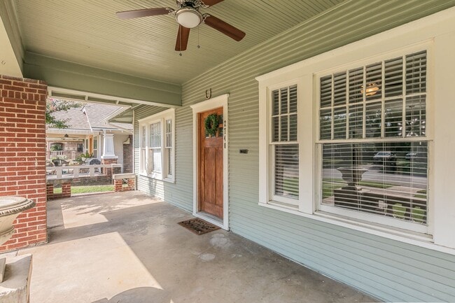 Building Photo - ADORABLE home in Ryan Place