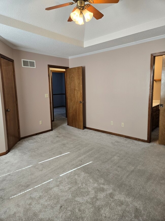 Building Photo - 1517 NE Auburn Dr