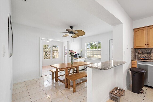 Building Photo - 5542 19th Ave N