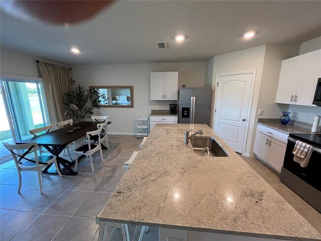Building Photo - 2219 Lake Preserve Cir