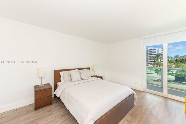 Building Photo - 100 Bayview Dr