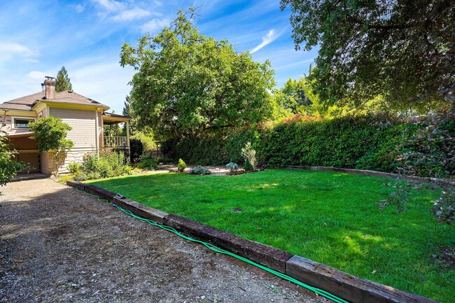 Building Photo - 22nd St Duplex - VPM295T-3