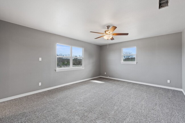 Building Photo - 2-5 ACRES IN HARKER HEIGHTS! FOUR BEDROOMS...