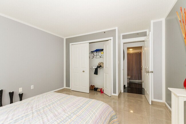 Building Photo - 10 Museum Way