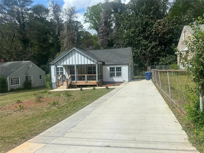Building Photo - 1841 Bayberry Dr SW