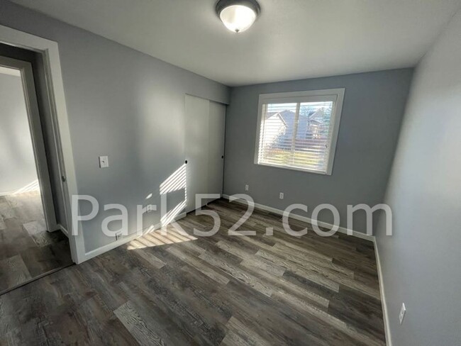 Building Photo - 3 bedroom 1.5 Bathroom Rambler in Tacoma!