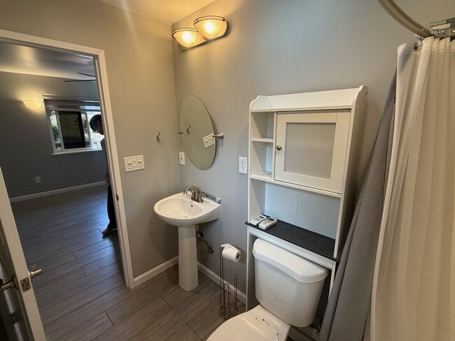 Building Photo - Fully Renovated 1-Bedroom Duplex with Large Outdoor Patio in Martinez