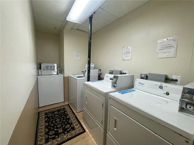 Building Photo - 40-40 Freebody St