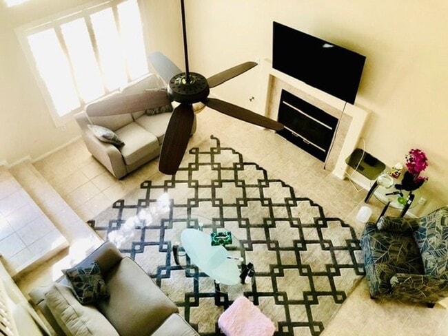 Building Photo - WONDERFUL DUAL MASTER BEDROOM TOWNHOME IN GATED "GREEN VALLEY COMMUNITY!!"