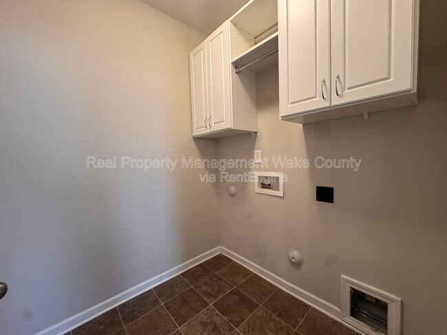 Building Photo - 101 Benning Hills Pl