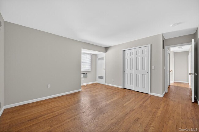 Building Photo - 68 Graywood Rd