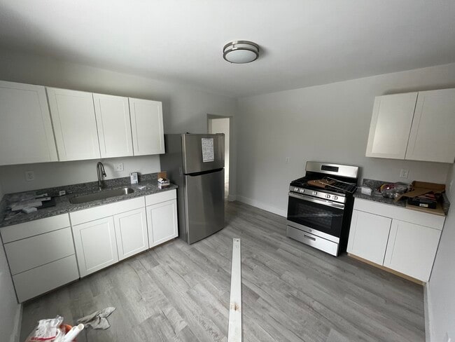 Kitchen - 1238 Highway Ave