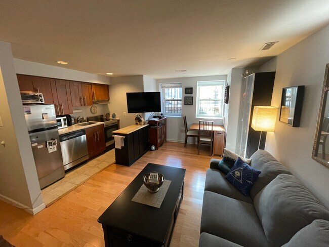 Building Photo - 1755 Willard St NW